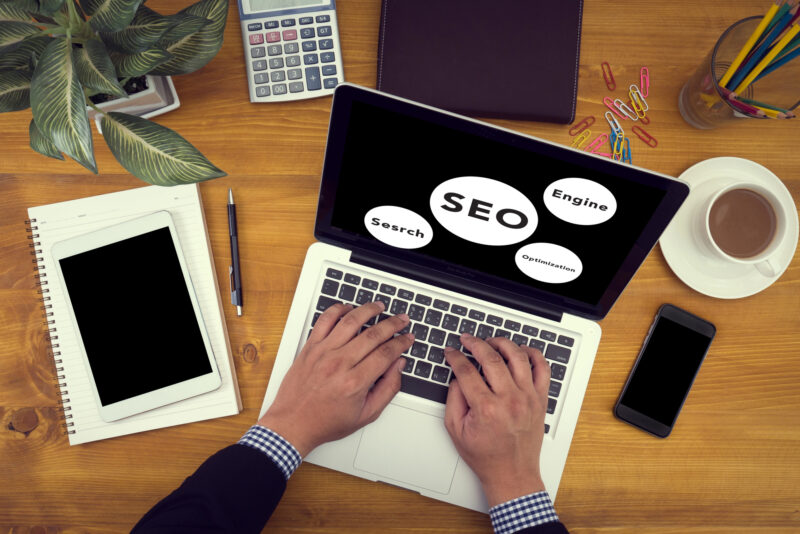 Depositphotos_126754370_L SEO writing, man creating seo strategy for content