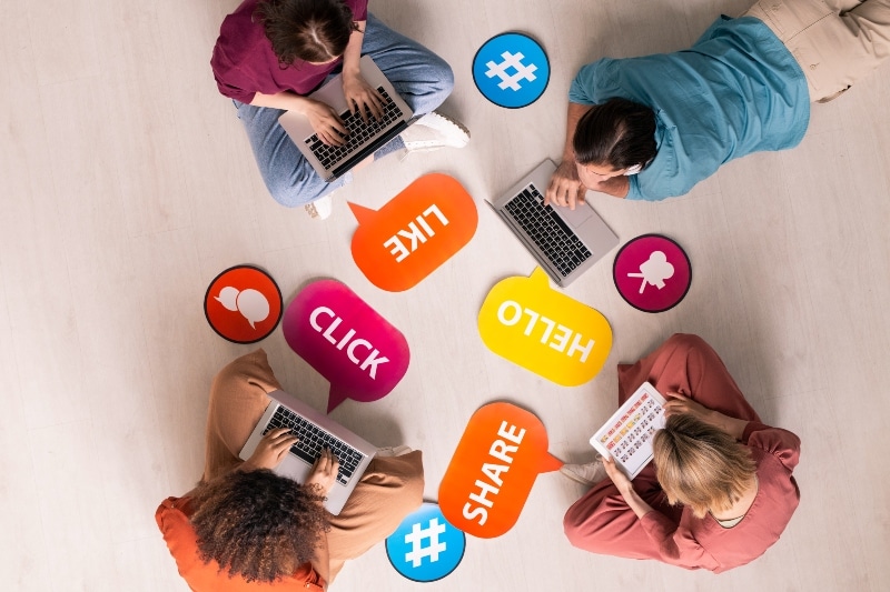 overview-of-four-young-contemporary-friends-using-2023-11-27-05-17-20-utc-1 Innovative Social Media Design Placement Strategies for Success
