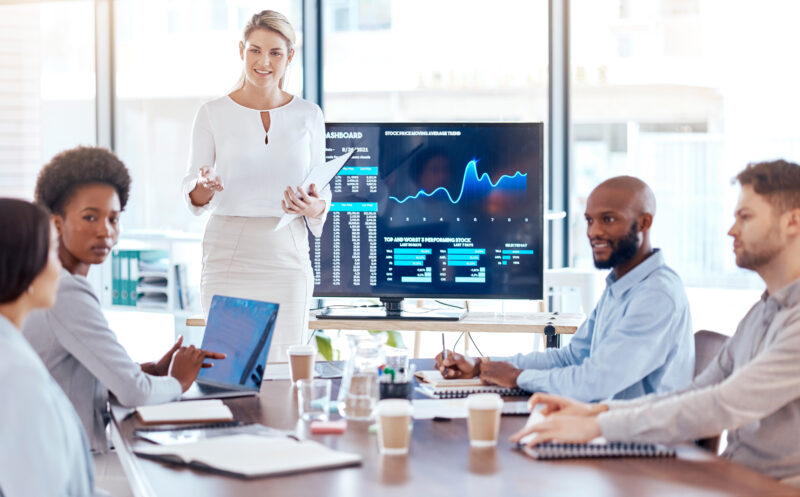 team of financial experts using AI for financial services and predictive analytics